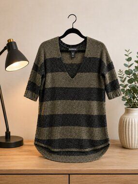 Express Gray Striped Knit Sweater Top Short Sleeve V-Neck Size S